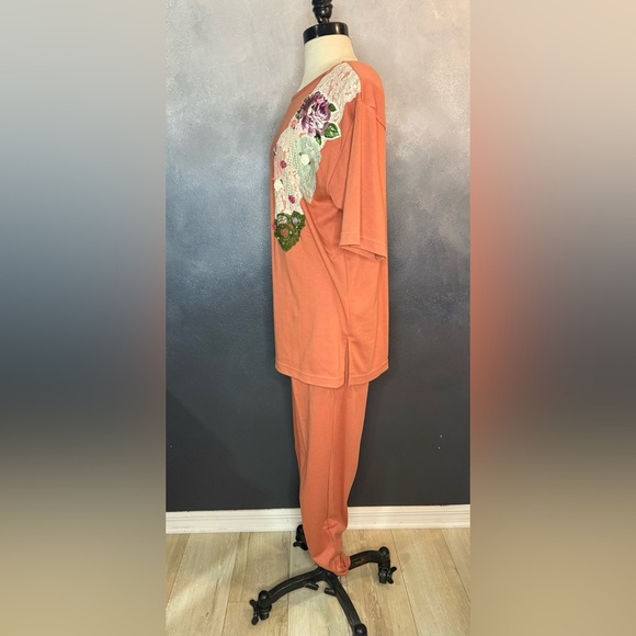 Vintage Lacy Afternoon Lounge Set by Shell Kepler
✨ Ships Fast Smoke-Free Home ✨ - Picture 9 of 13